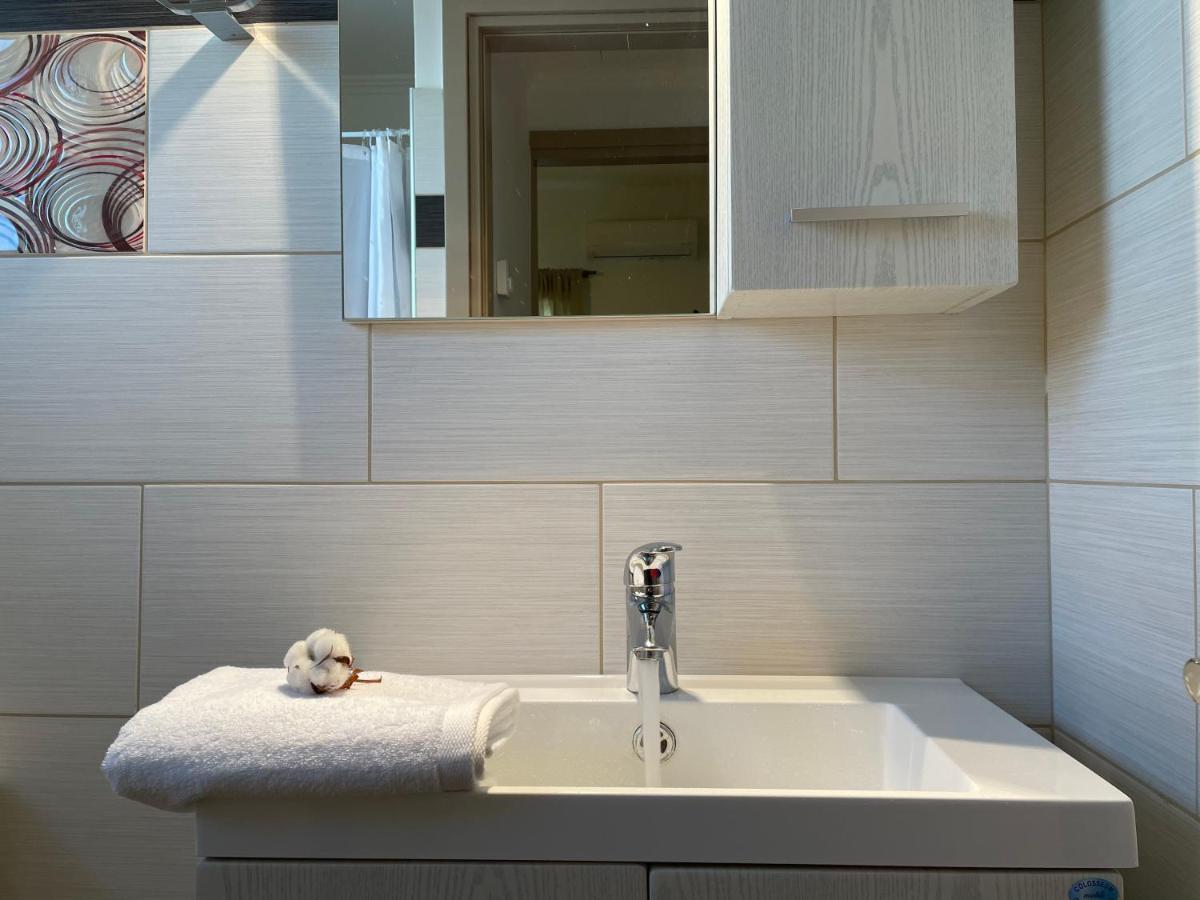 Kl Suites Lefkada - Feel At Home New Boho Apartment 400M From Beach Nidri Town Center 外观 照片